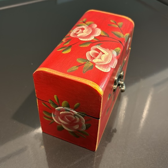 Novelty Gift Box - Picture 3 of 10